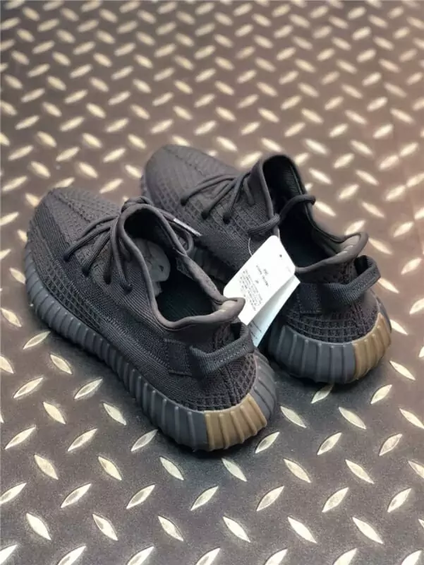 yeezy decontractees chaussures pour homme s_562a373